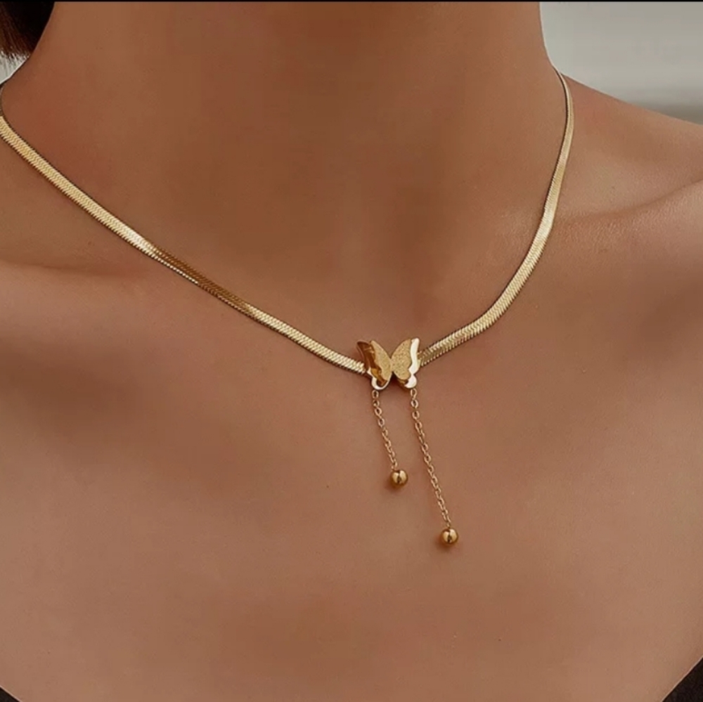 Gold / stainless steel butterfly 🦋 set earrings & necklace